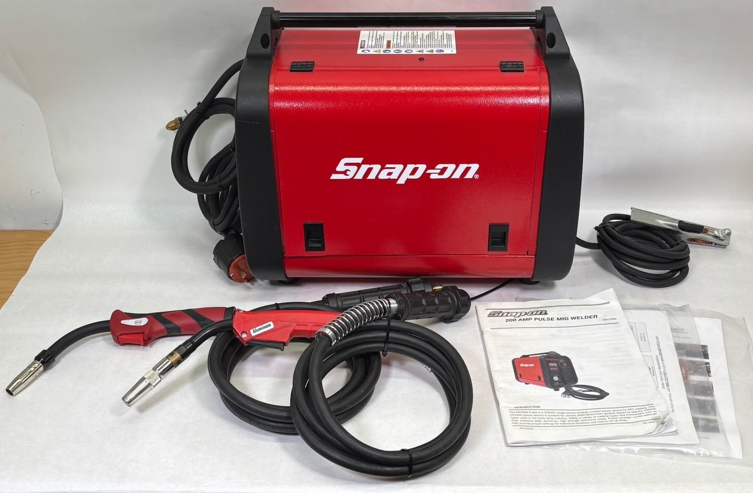 Snap-On MIG200i Synergic Double-Pulse Inverter MIG Welder