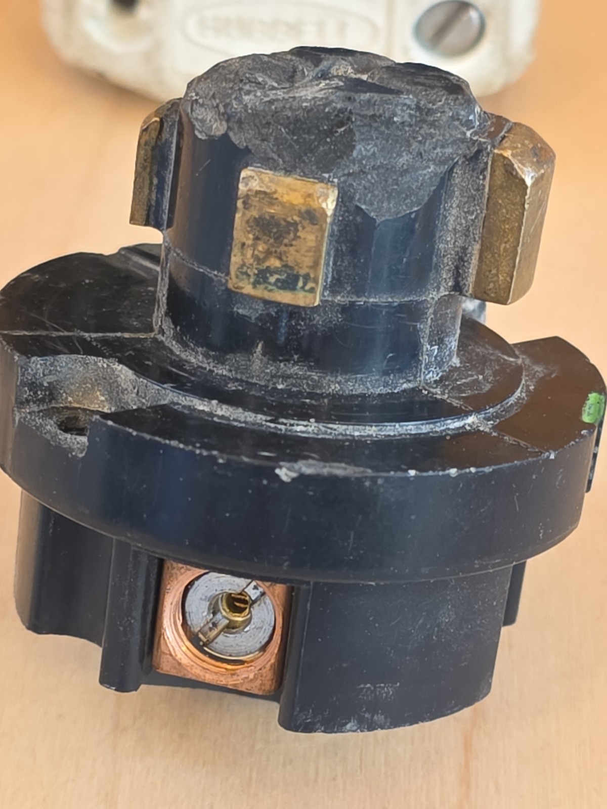 Hubbllock 21415B LOCKING PLUG 30AMP 600VAC 4W 600VAC 20A 250 VDC HBL21415B