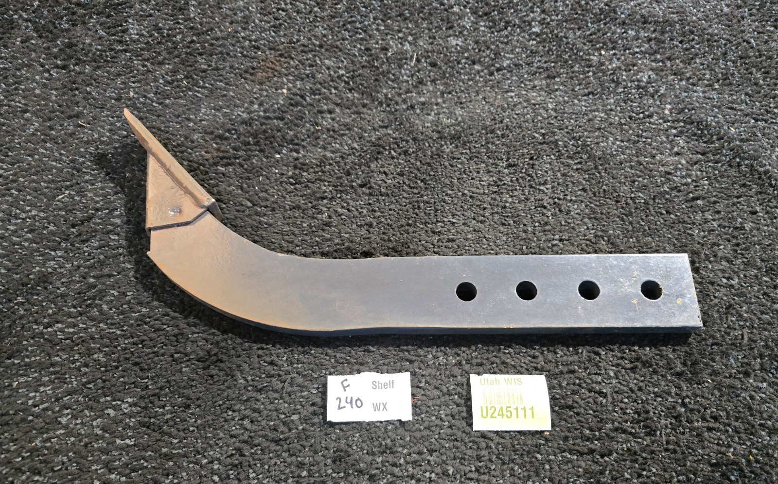 Box Blade 19.5-inch Ripper Shank 4 Hole Box Scraper Shank, Gray