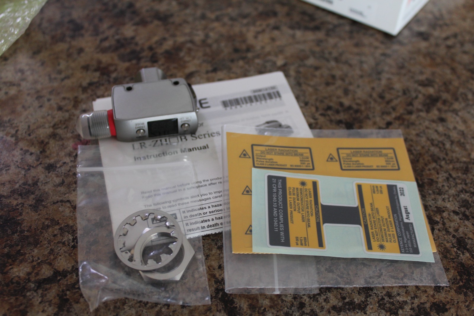 KEYENCE LR-ZH490CB LASER SENSOR