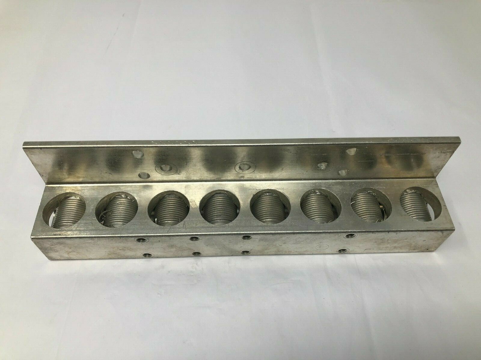 ILSCO N1359 750kcmil – 2/0 AL9CU 8-Conductor Mechanical Grounding Bar Lugs