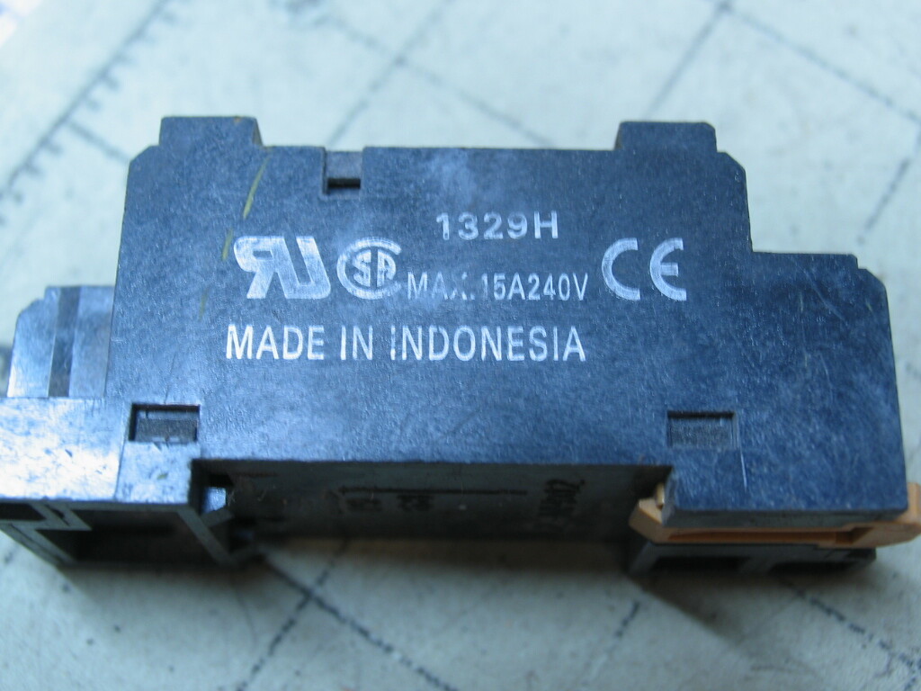 One OMRON Relay Base #1329H Max. 15A @ 240VAC
