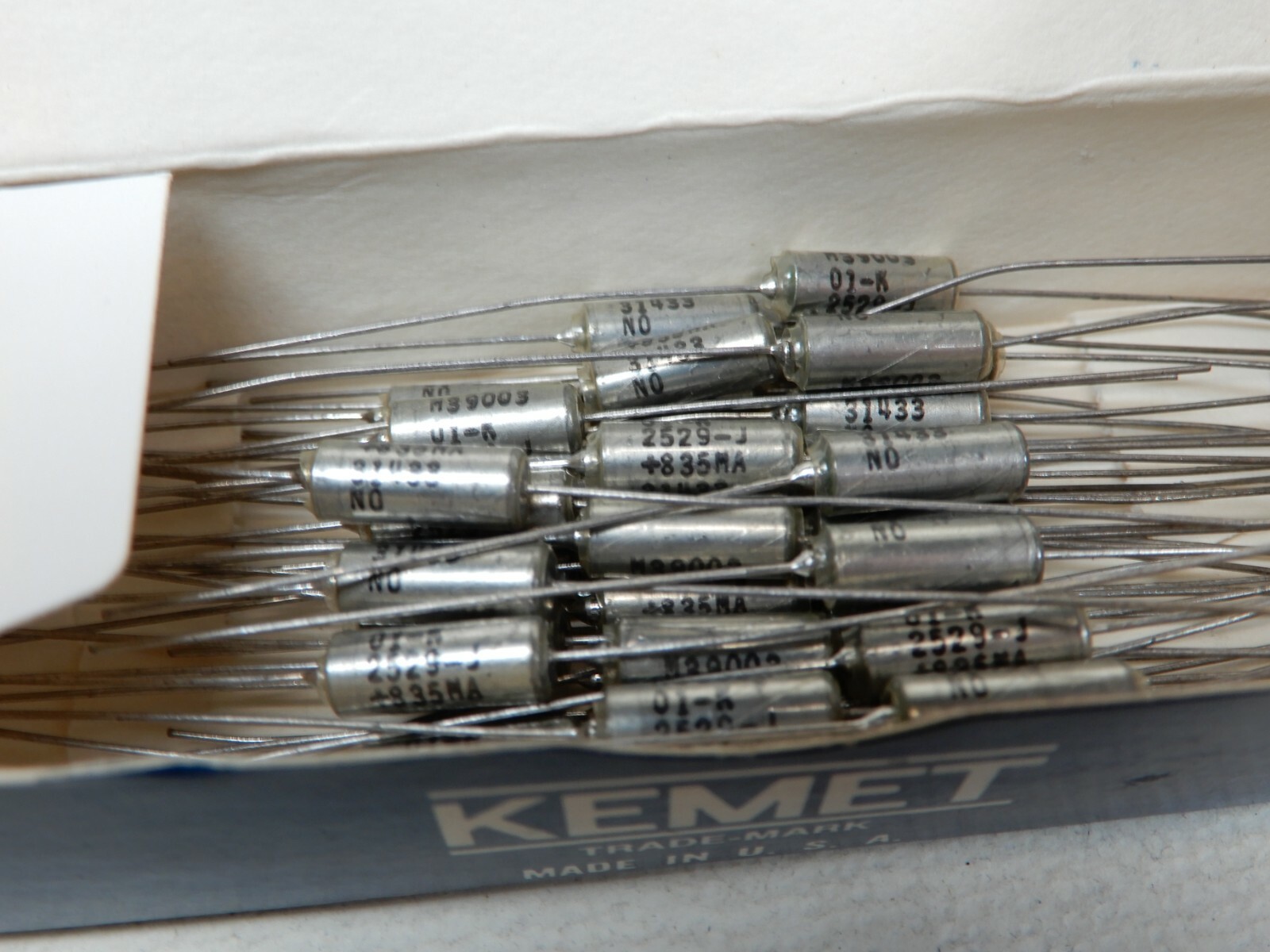 Kemet Tantalum Capacitors 15uf 20V Qty 50 NOS M39003 2529J