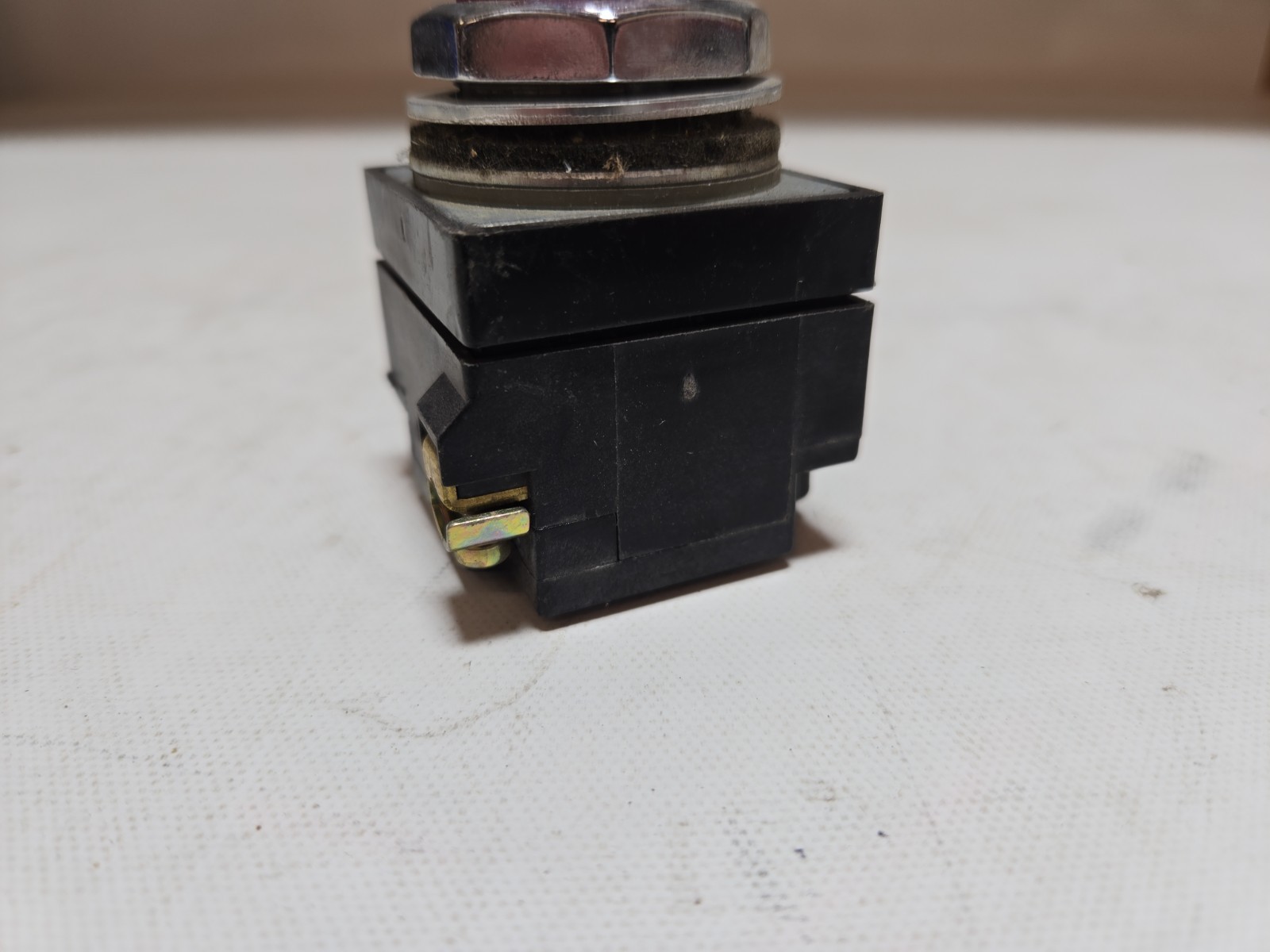 1 Used??? General Electric CR104PXG49 Pilot Light w/Red Cap, 125V Max, 3W Max
