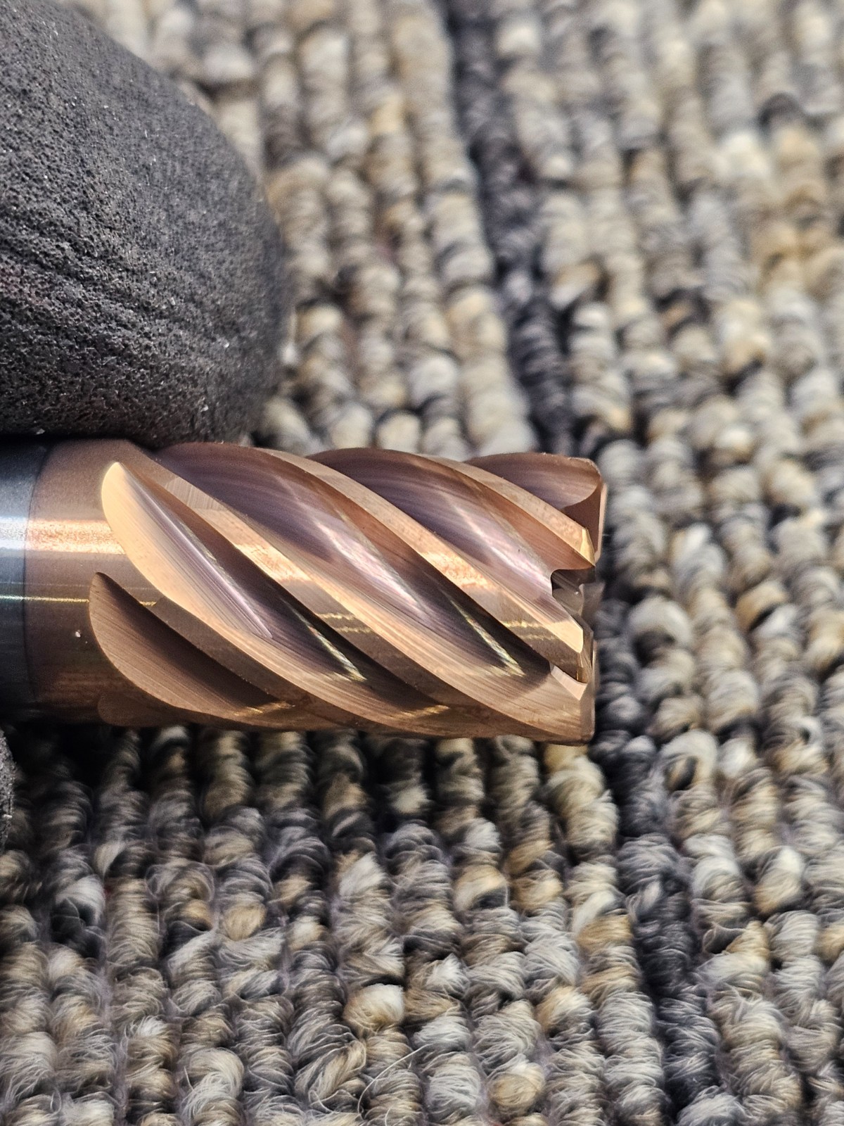 HELICAL 59955 7-Flute Solid Carbide Corner Radius End Mill 1/2″ x 1/2″ x 0.030″