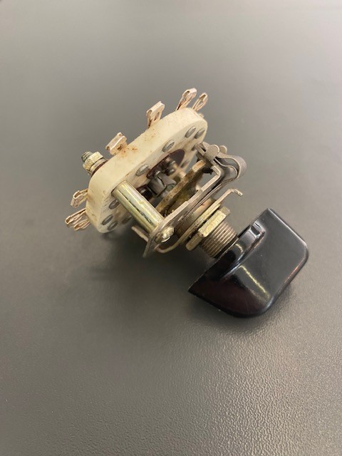 Ceramic Rotary Switch 2 pole 5 positions with knob Break-Before-Make. NOS. Lot 1