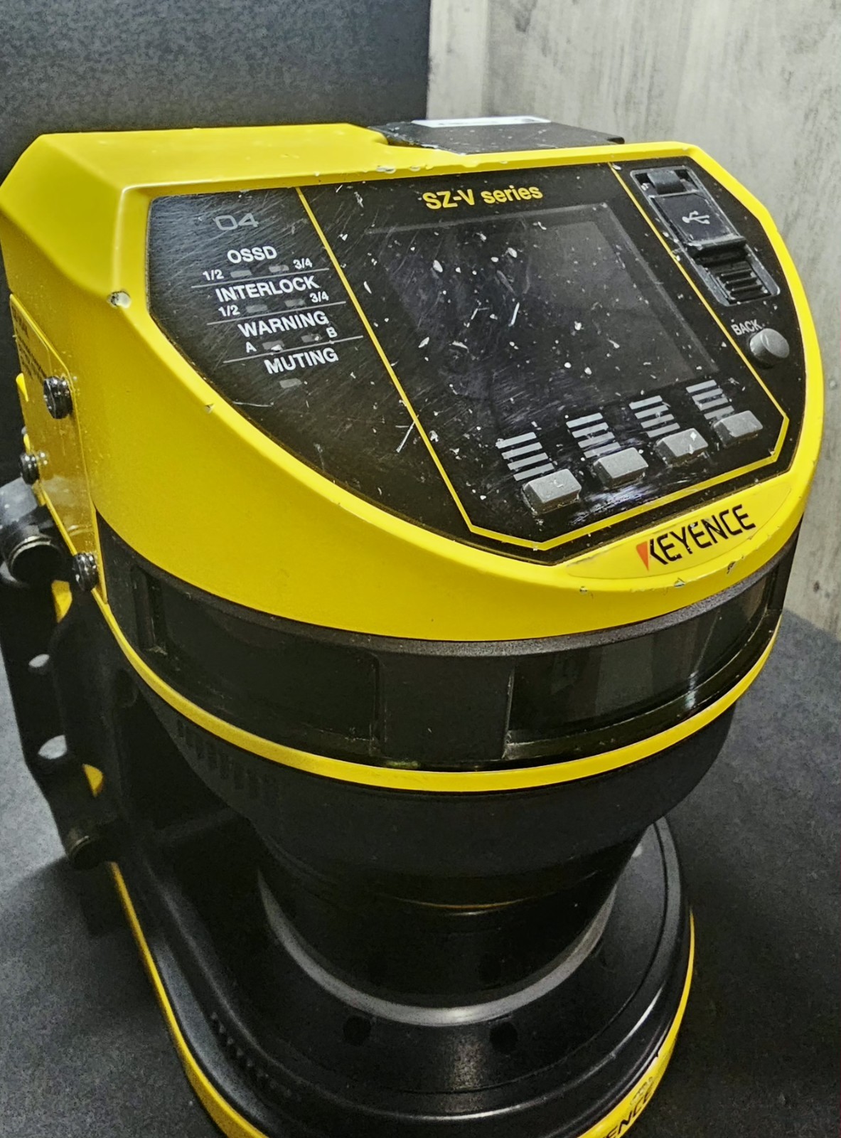 Keyence SZ-V04X Multi-function Laser Safety Scanner Used – New Cord Included