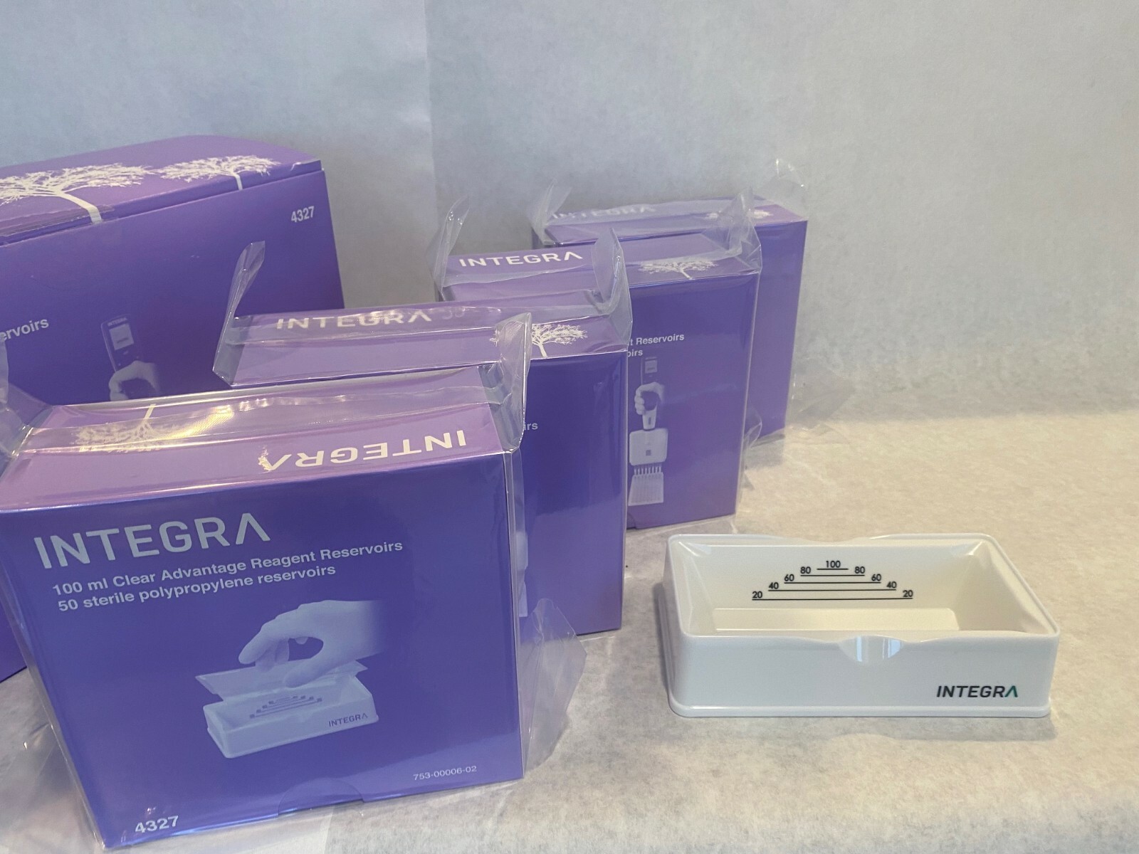 INTEGRA 100 ml Polypropylene Multichannel Reagent Reservoir Base + 200 Inserts