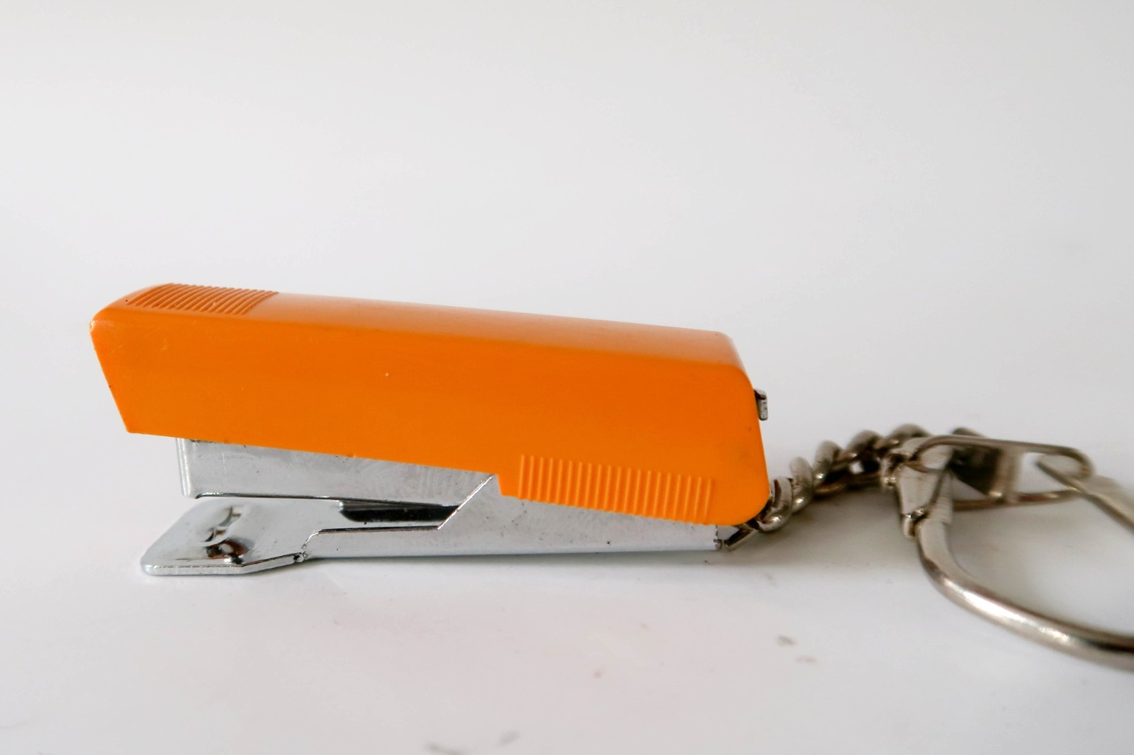 NOS Vintage Petrus Bambina 202 Mini Stapler Keychain Orange Spain New in Box