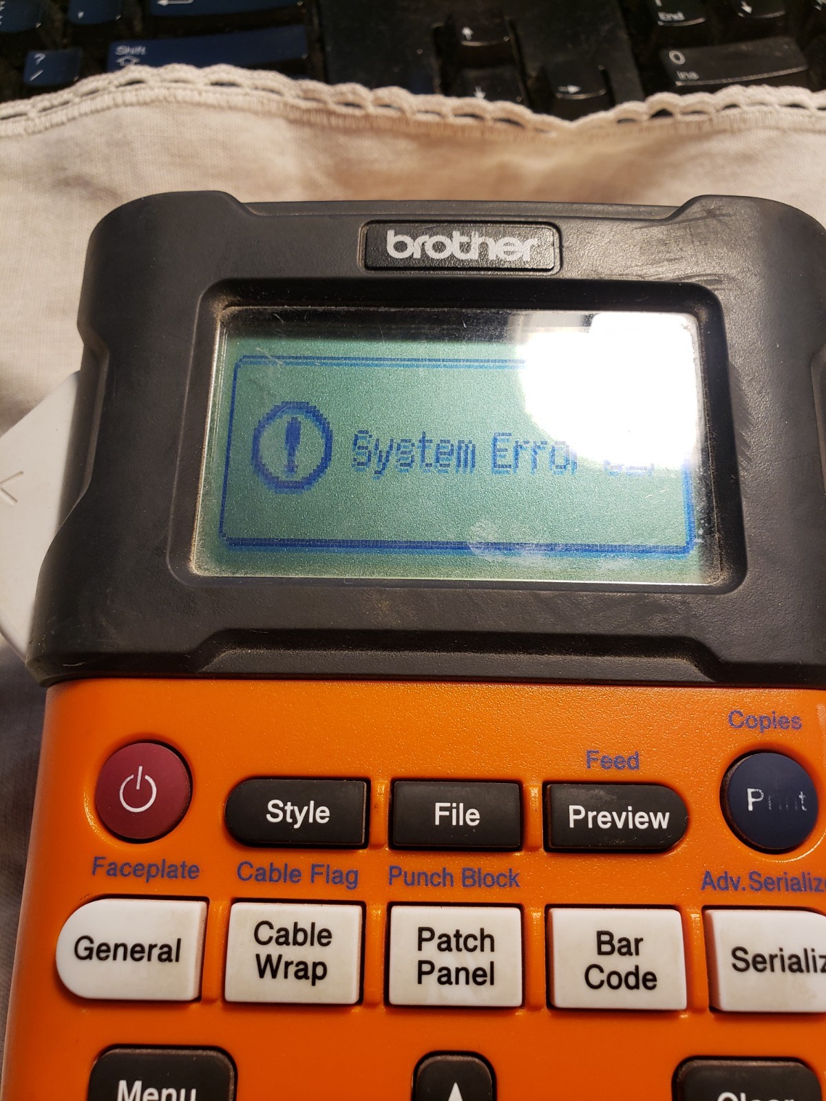 Brother P-Touch Edge PT-E300 Handheld Industrial Label Printer READ
