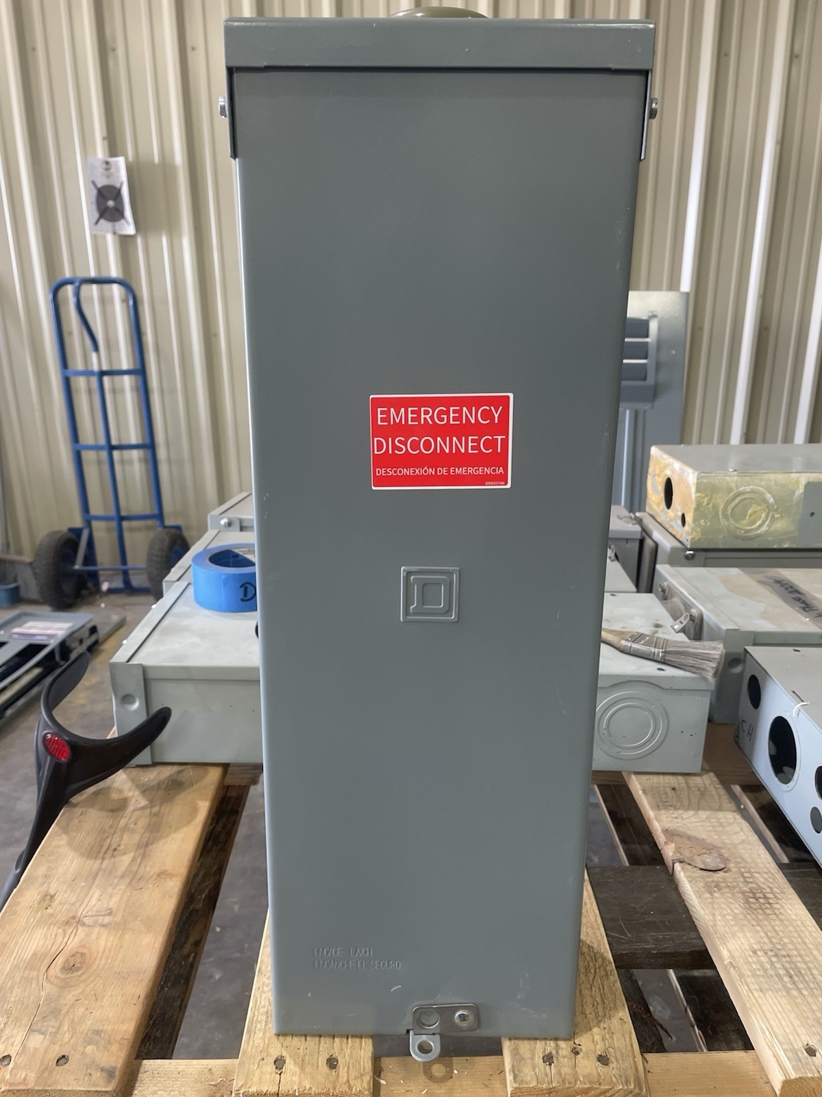 Square D Q200MRBE 200 A Main breaker enclosure Type 3R 240V 50/60Hz D11