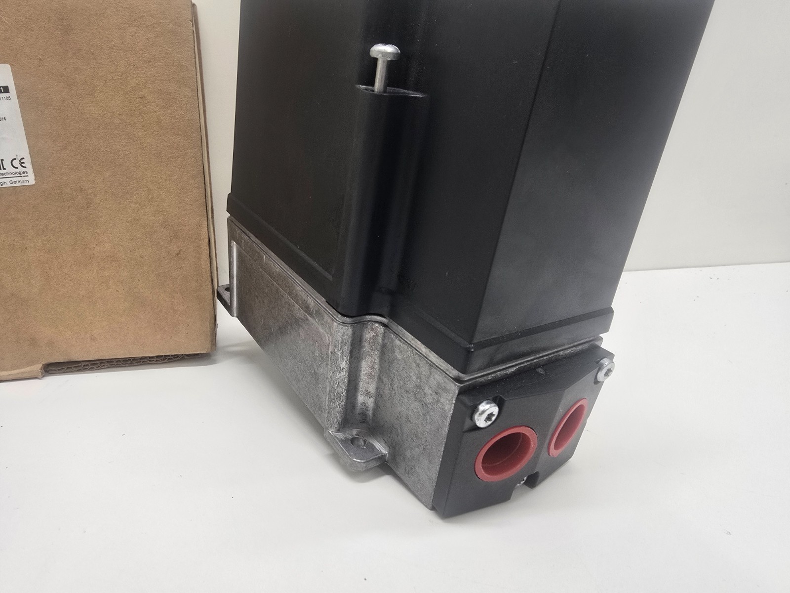 NEW IN BOX! SIEMENS ACTUATOR SQM40.155R11