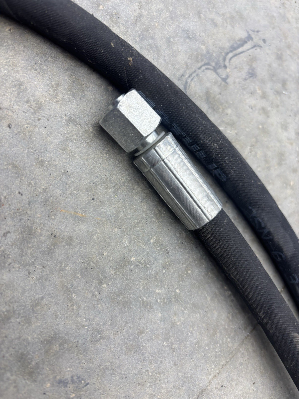 Agt Miva Chinese Mini Excavator Hydraulic Hose M14x1.5 X 77″ One End 90° One Str