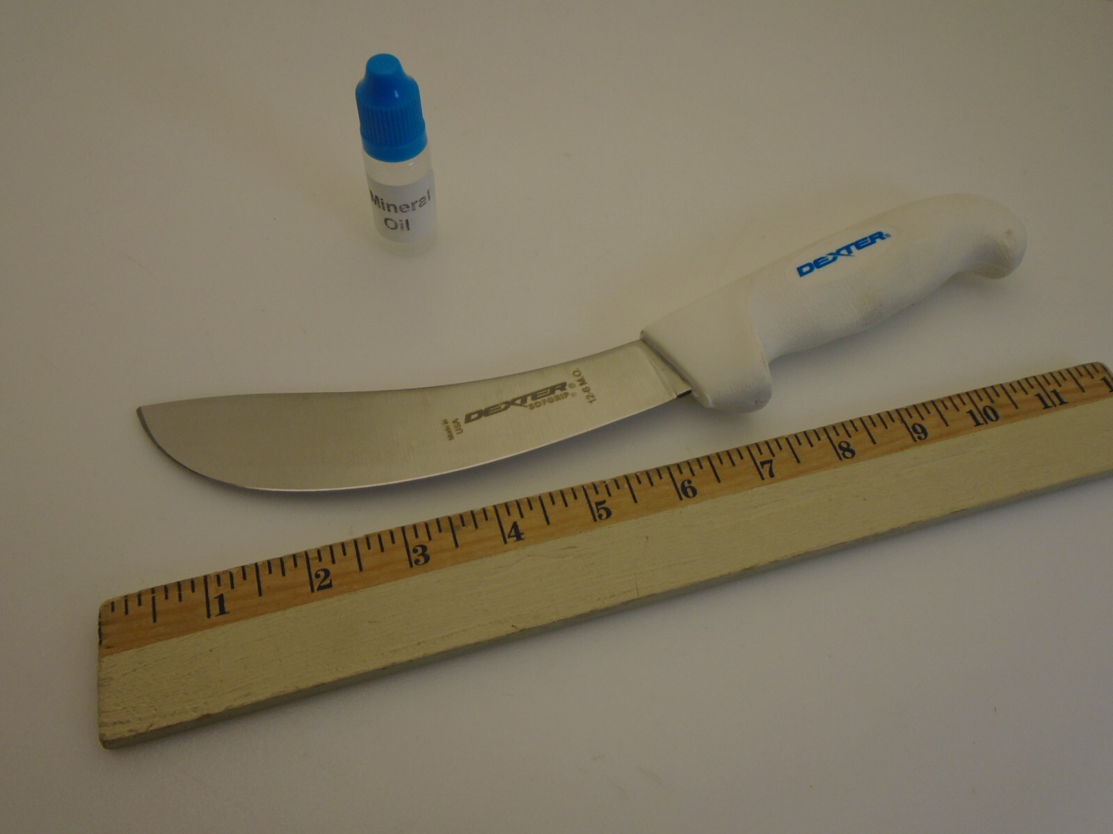 Dexter USA 12-6MO Beef Skinner Knife Sofgrip Handle 6inch Curved Hi Carbon Steel