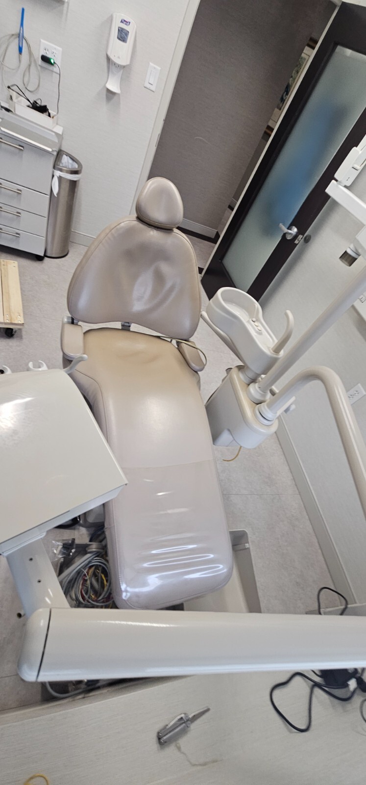 Adec dental chair 1040
