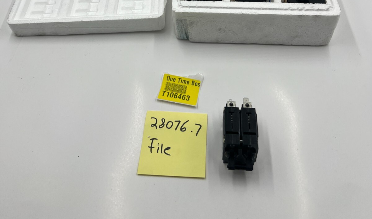 (QTY 3) BSA Zhejiang B2T1-50.0/250-2501D-A2-C1-G-C Circuit Breaker 231226G