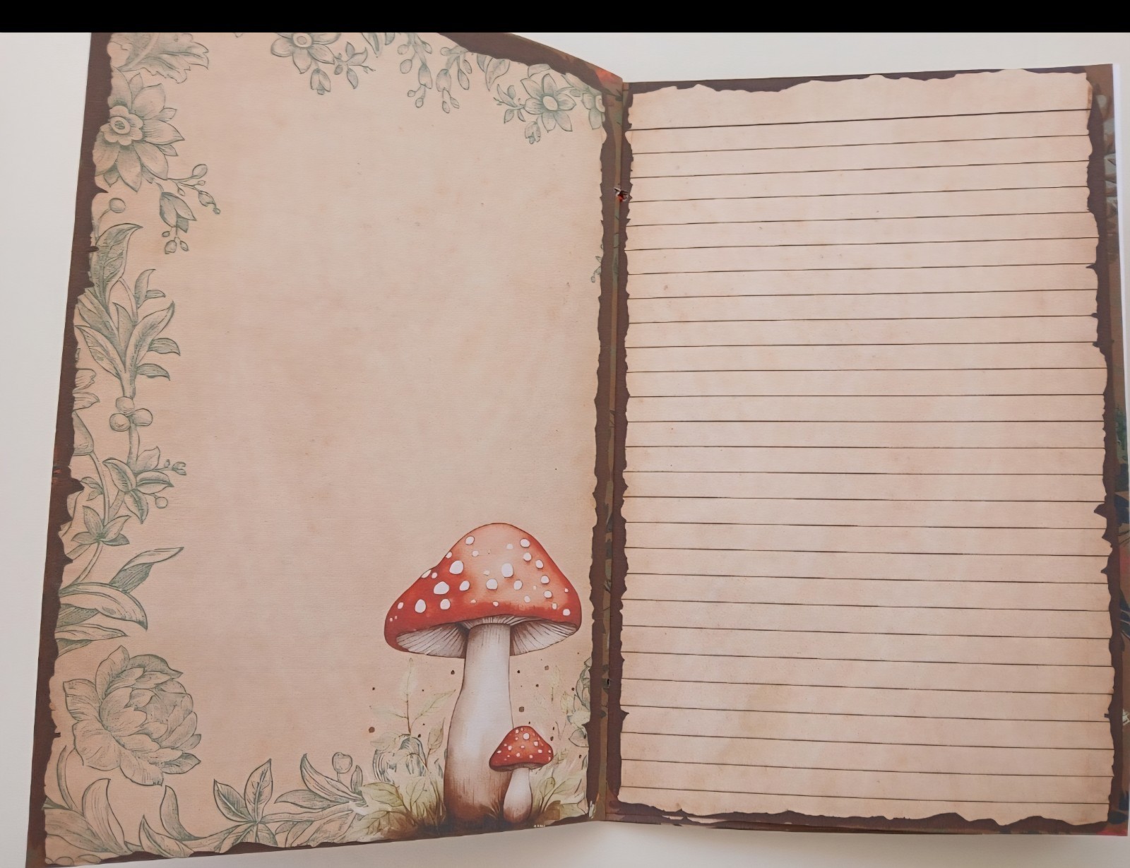 Junk Journal Booklet «WOODLAND CREATURES» HANDMADE Forest Life Lg 5.5″x8.5″ 40p