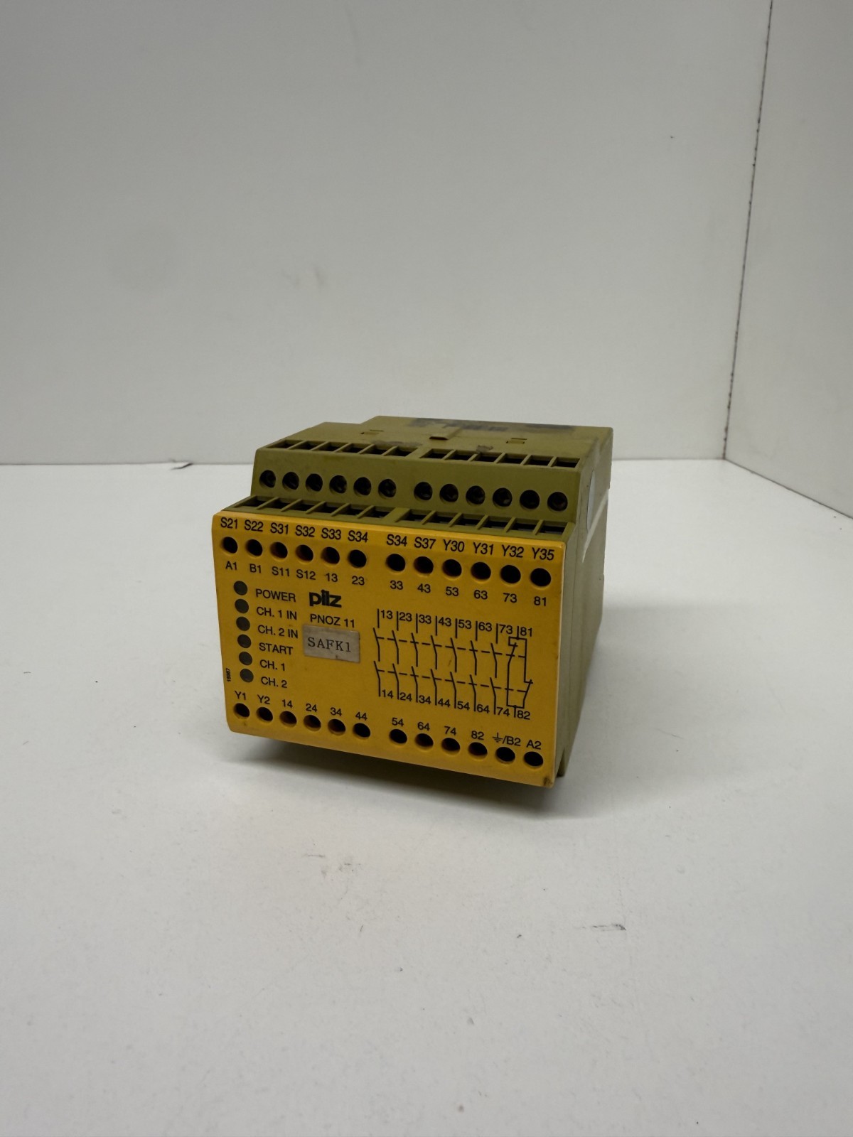 Pilz PN0Z-11-120VAC-24VDC-7n/0-1n/c Safety Relay PNOZ-11-120VAC-24VDC-7N