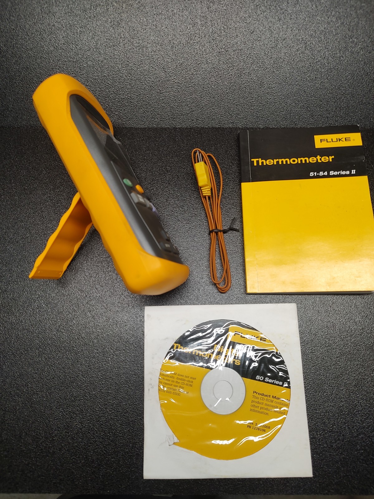 Fluke 51 II Digital Display Handheld Thermometer Temperature Meter