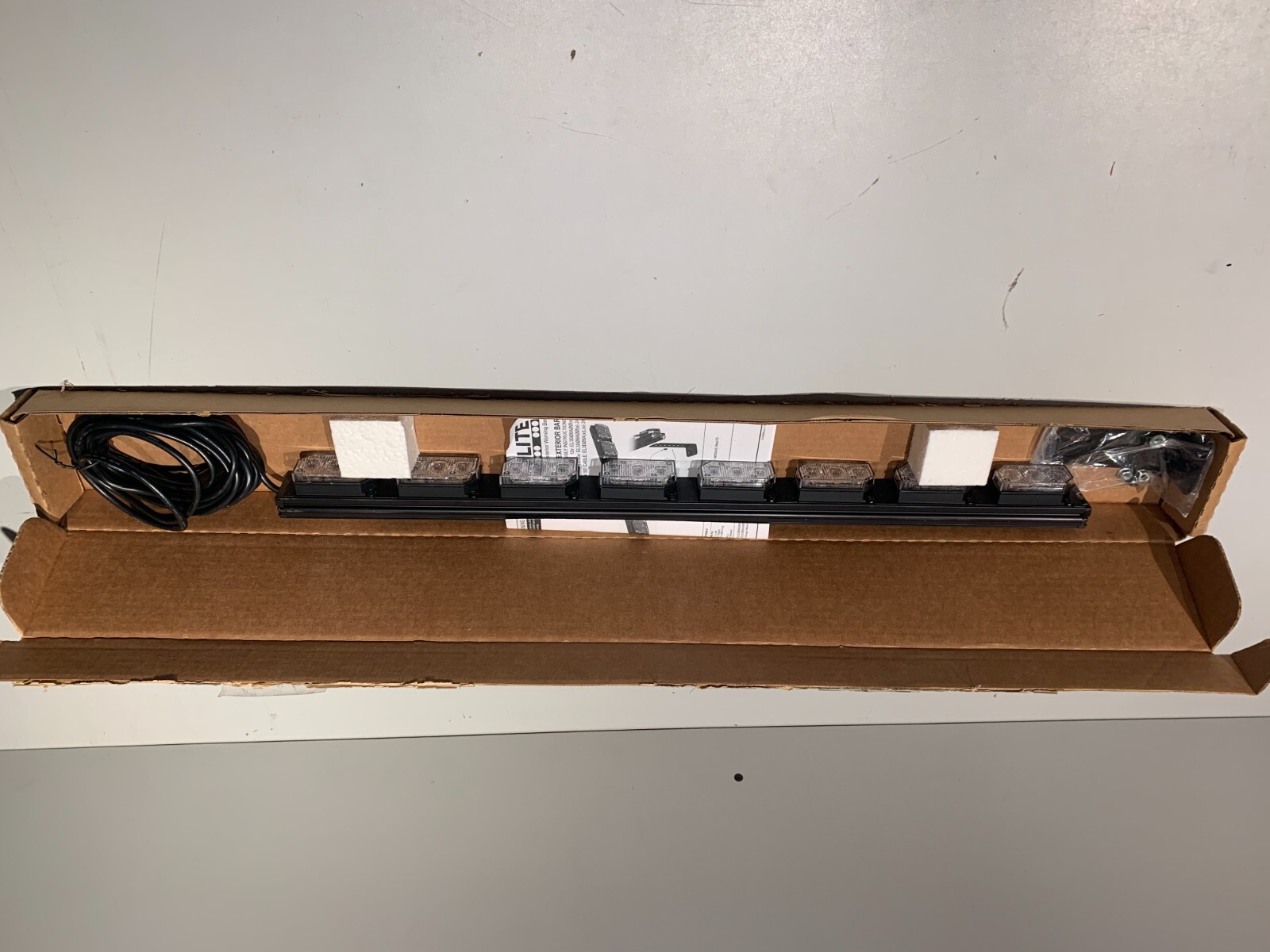 SoundOff Signal UltraLite 8 Exterior Warning Bar, 8 Module LED Amber