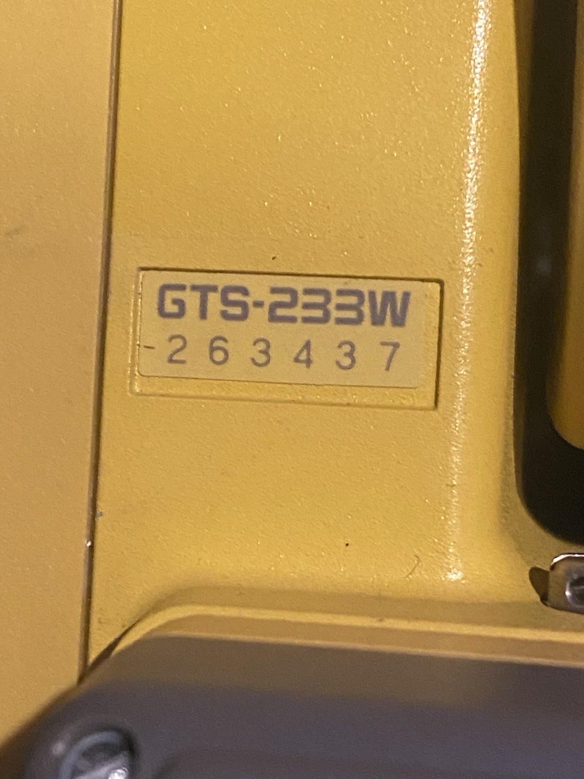 TOPCON GTS-233W ( GTS-230W Series) 3” Electronic Total Station W/ Case & Charger