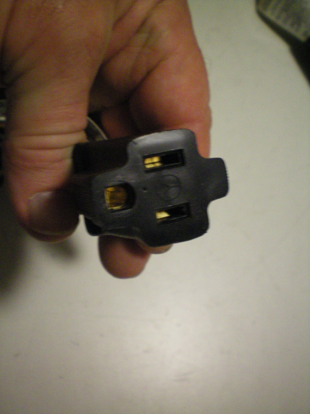 CENTURY PRO POWER D10212000 1FT TWIST TO U-GROUND ADAPTER, FREE FREIGHT