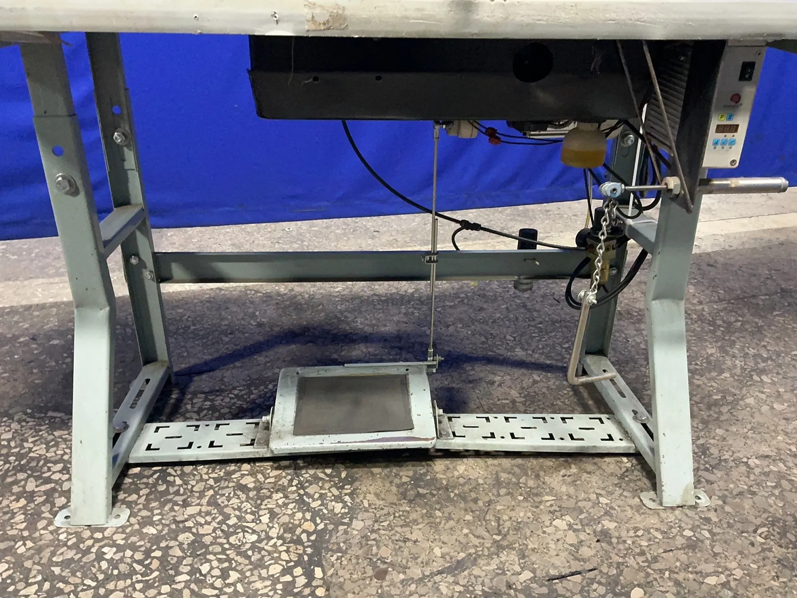 JUKI SEWING MACHINE LU-1560N