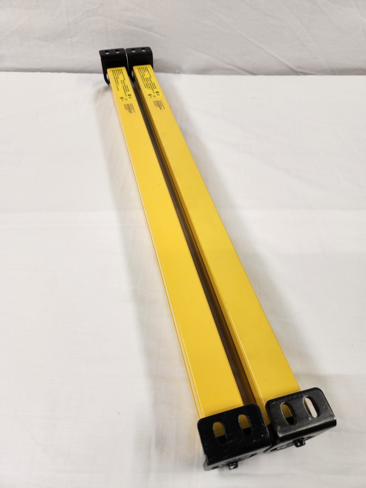 SLSP30-600Q88 Banner EZ-SCREEN Light Curtain (Pair)