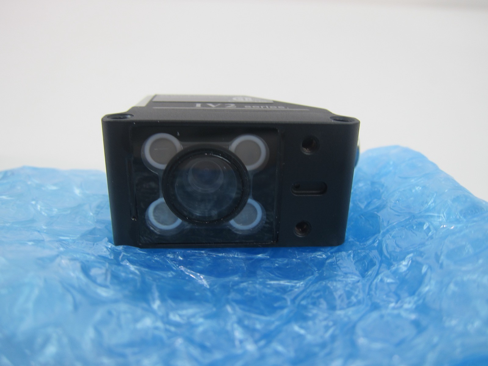 NEW Keyence IV2-G600MA Sensor V2G600MA