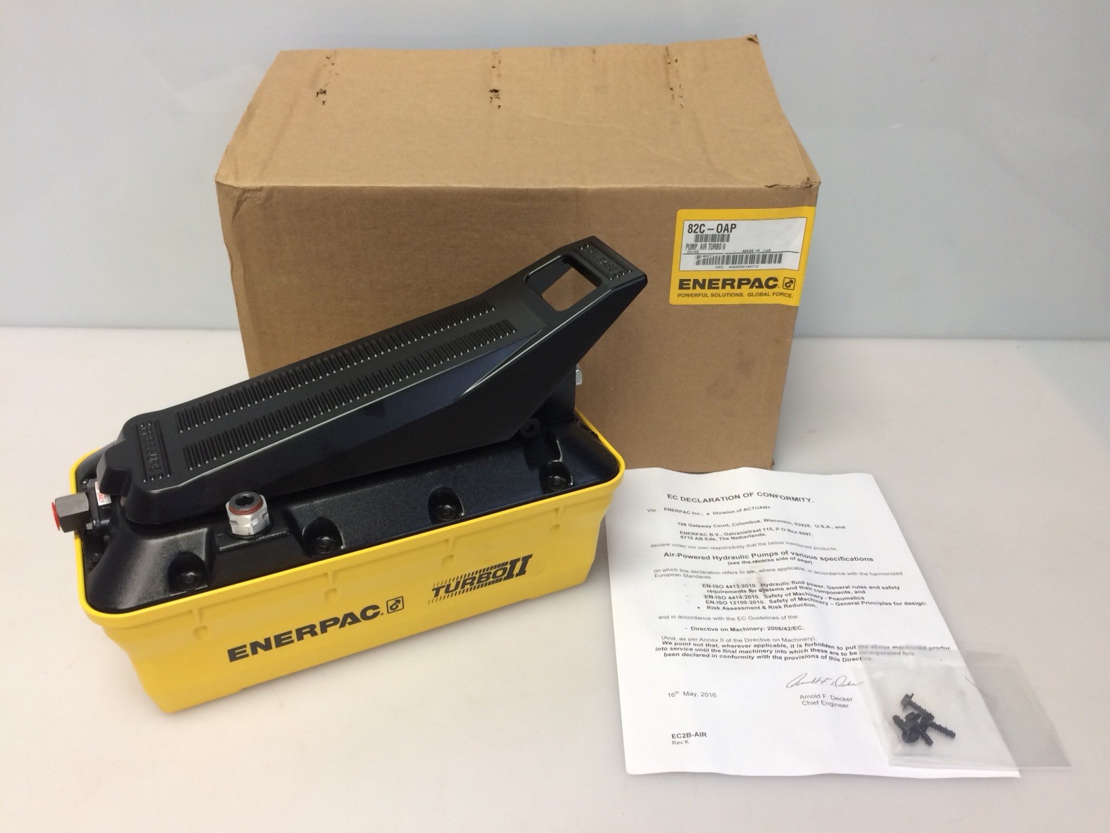 ENERPAC 82C-0AP Turbo II Air Hydraulic Pump, Air Powered PATG1102N 82C-OAP