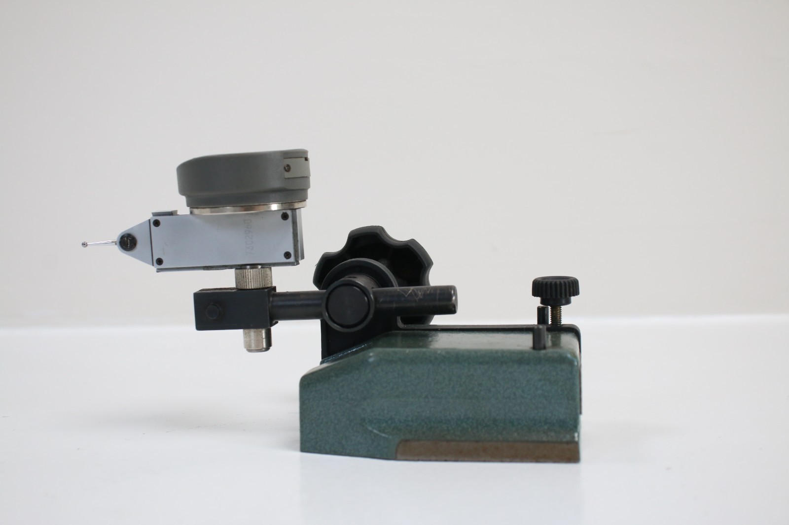 Mitutoyo 156-502 Surface Gage Stand w Fowler Sylvac Quadratest digital indicator
