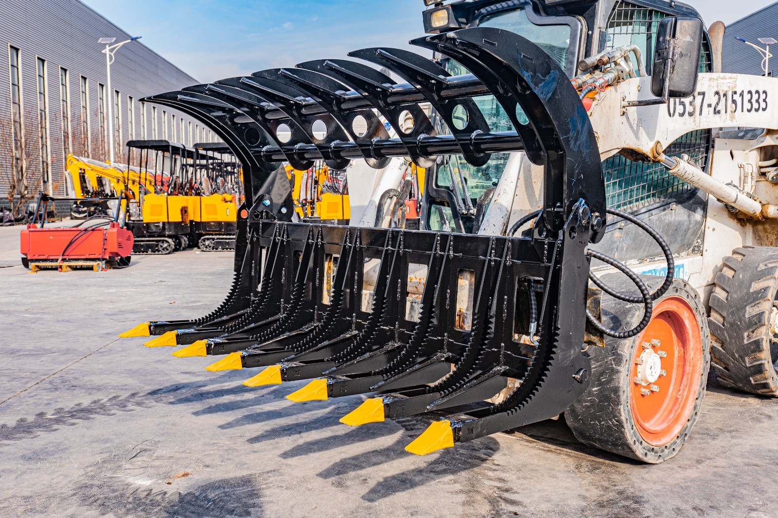72″ Brush Root Rake Grapple Attachment For Bobcat Skid Steer