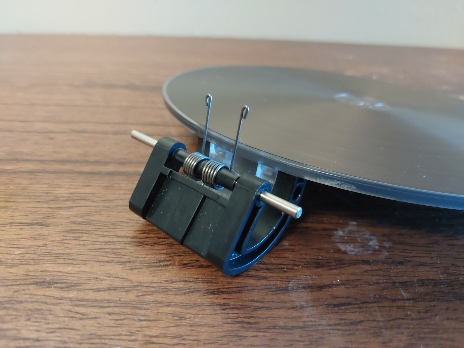 iRobot Roomba S9 Oem Lid Latch Door – Free Shipping