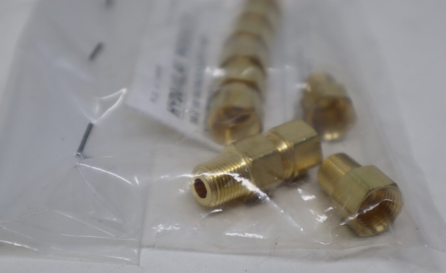 Lot of 10 Hydraulax Products Brass 1/4″ x 1/8″ Threaded Sleeve x MIP