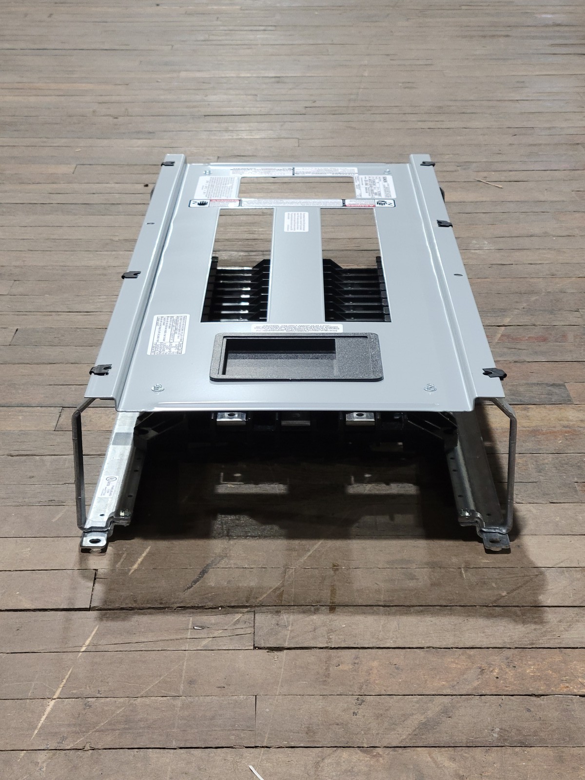 Siemens P1E30MC250AT Main Panelboard Interior 250A 3P 4W 3PH 480/277V 30 Circuit
