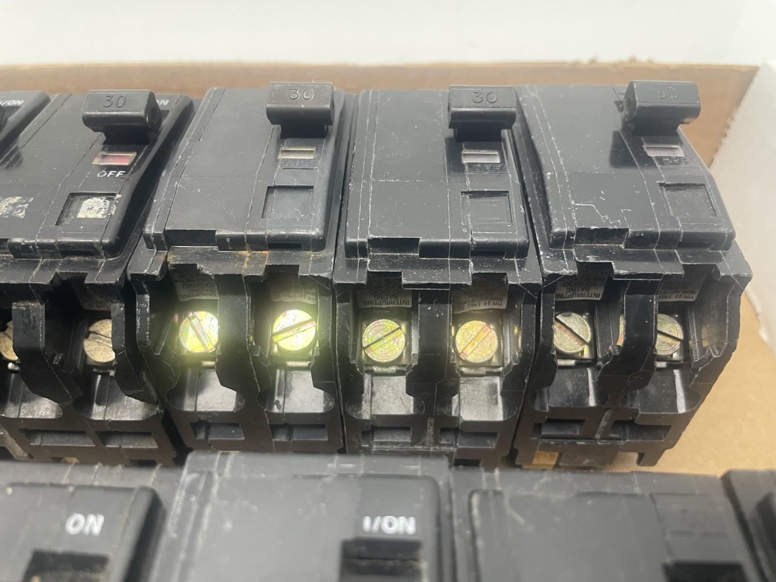 LOT (17) SQUARE D QO230 QO240 QO250 QO260 CIRCUIT BREAKER LOT 2 POLE PLUG-IN