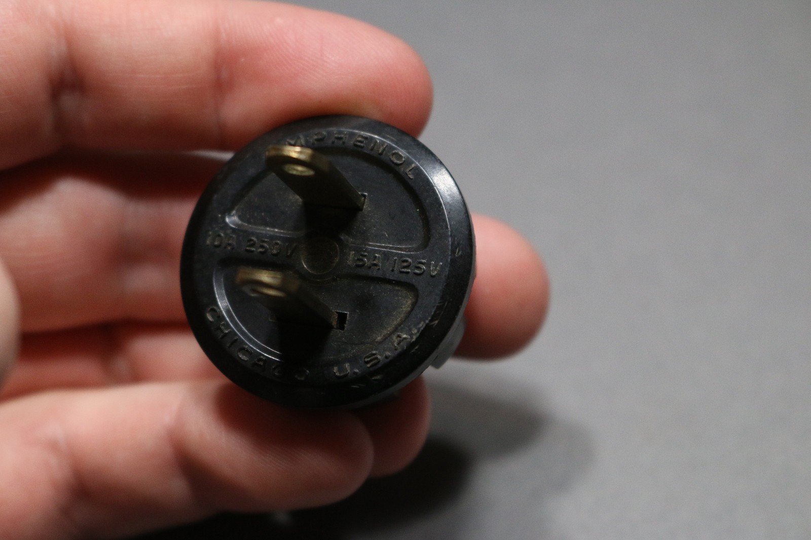 Vintage Amphenol AC Power Plug 2 pin Male 61-M 10A 250V 15A 125V Non-Polarized