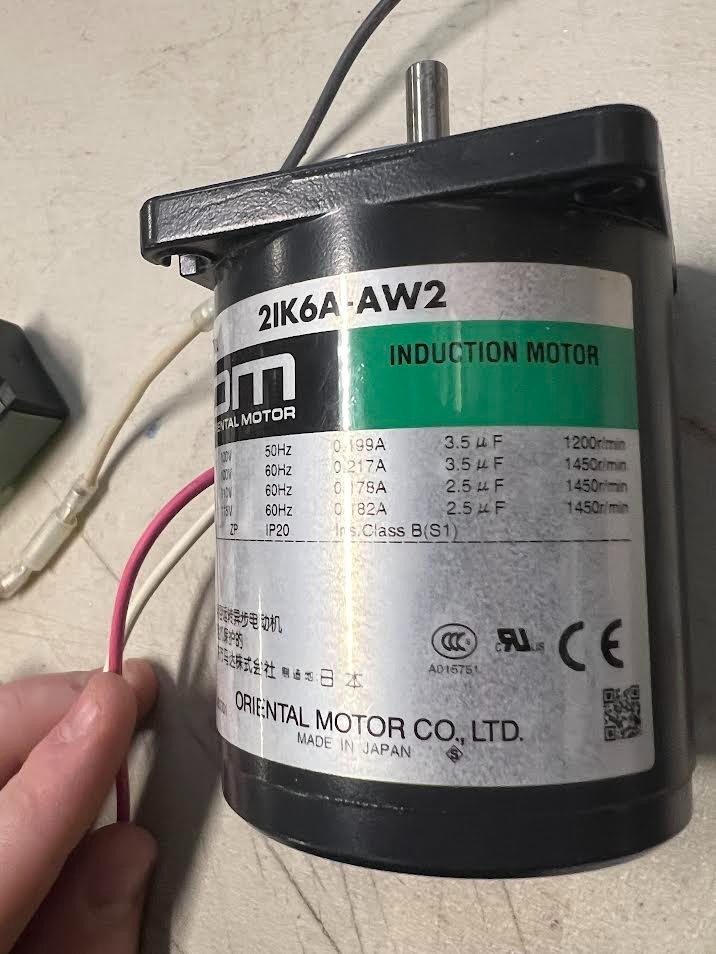 Oriental Motor Induction Motor 2IK6A-AW2 6W 100/115V 50/60Hz 1200/1450 rpm New