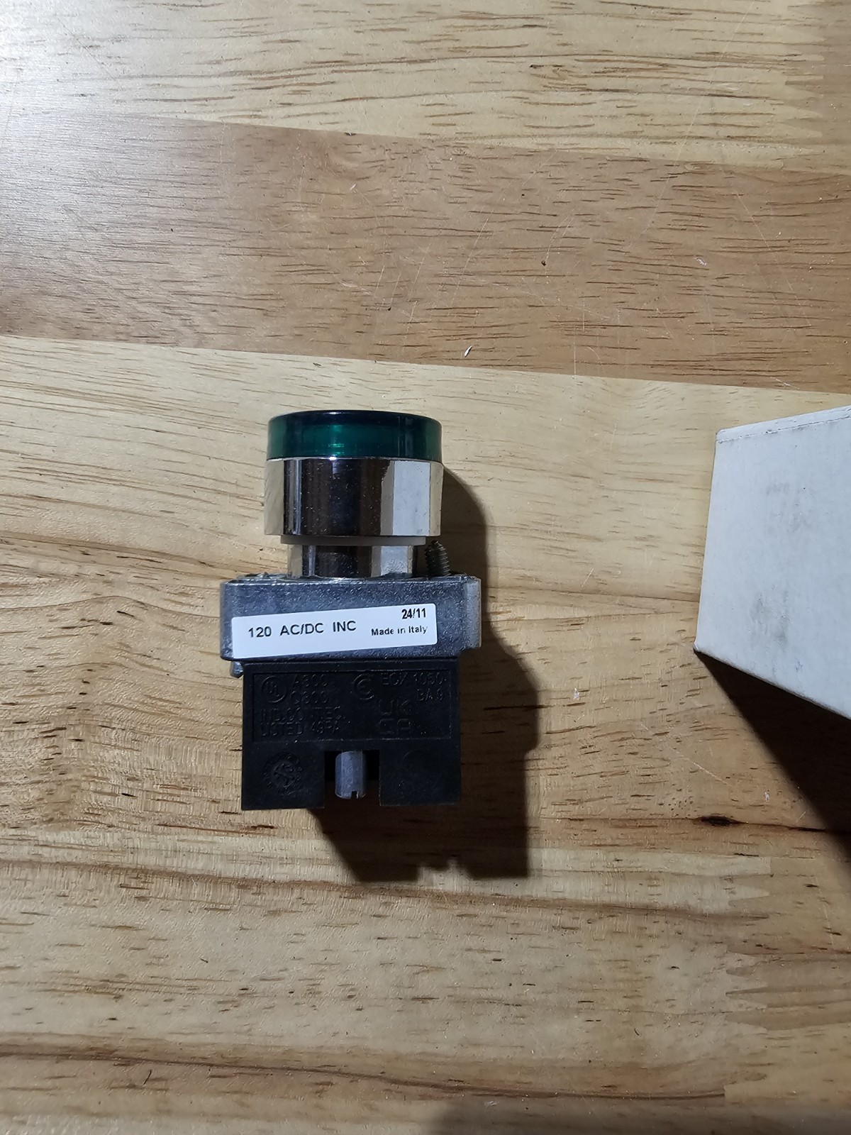 AutomationDirect GCX1202-120 22mm Green Illuminated Momentary Pushbutton 120VAC