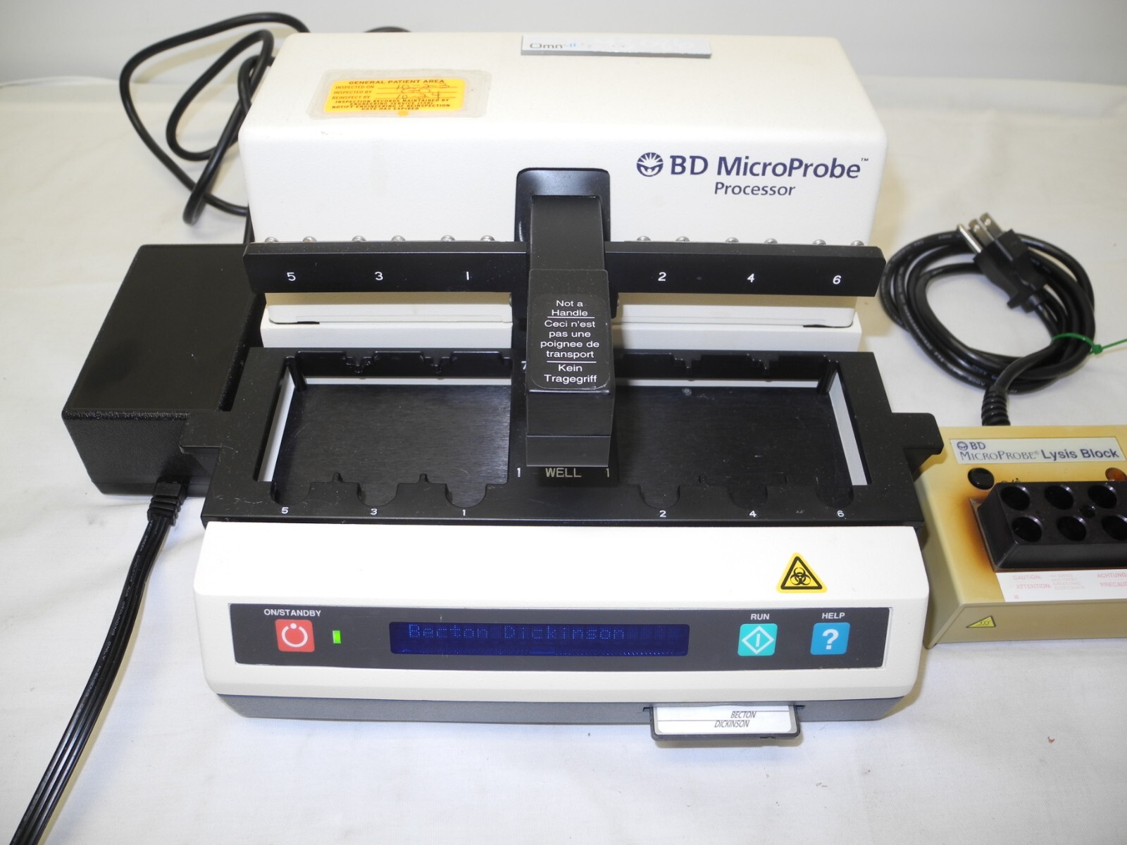 BECTON DICKINSON VPIII BD MICROPROBE PROCESSOR MODEL 250100 W/ BD LYSIS BLOCK