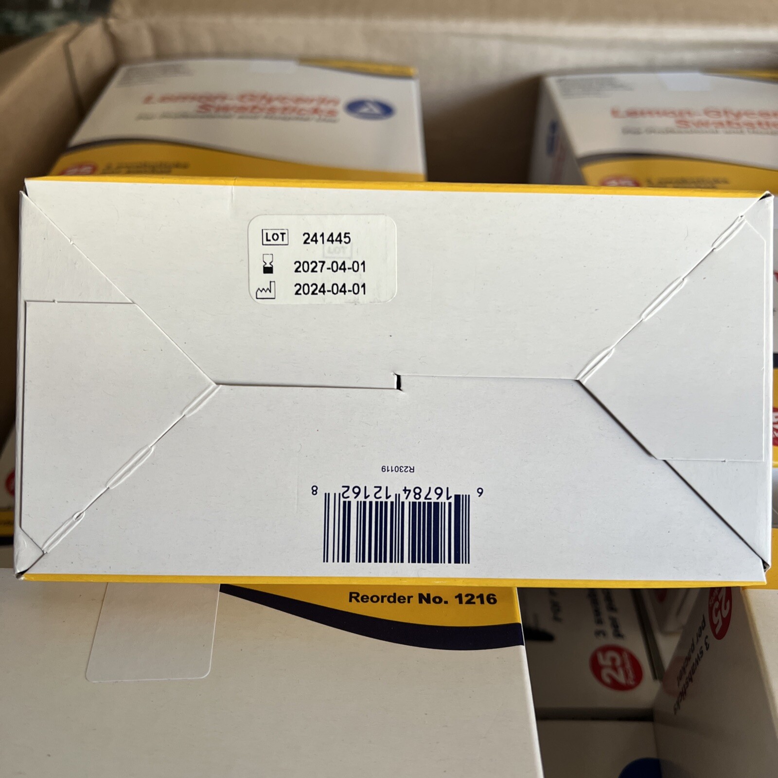 Lemon-Glycerin Swabsticks Dynarex 25 packets/3 Per Packet Exp:04/2027 (1 Box)