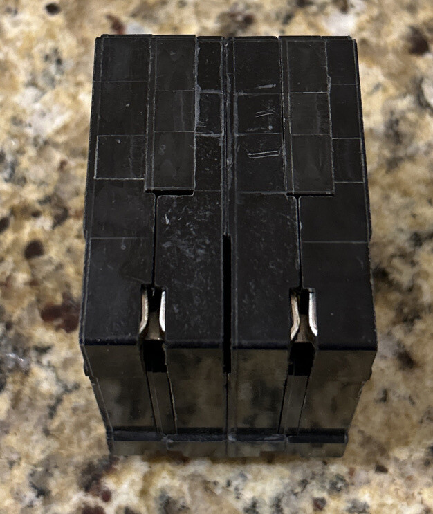Square D HOMT2020230CP Double-Pole Quad Circuit Breaker 30A 120/240V NEW!