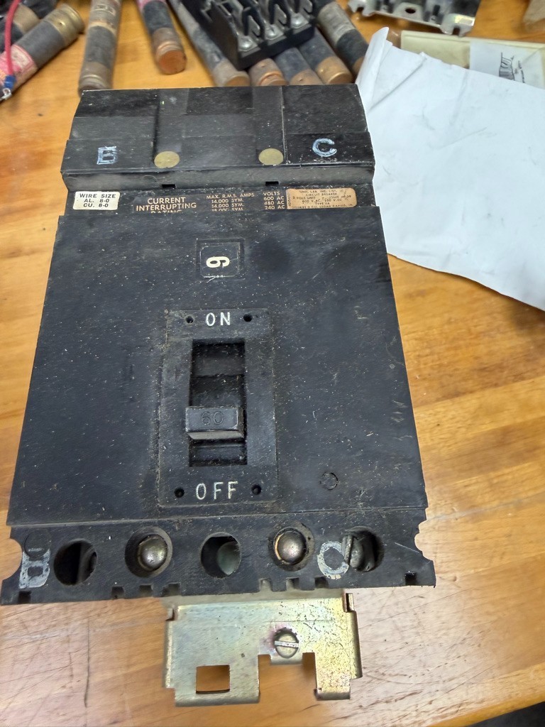 Square D FA26060BC 60A 2-Pole 600V Molded Case Branch Circuit Breaker Black B6