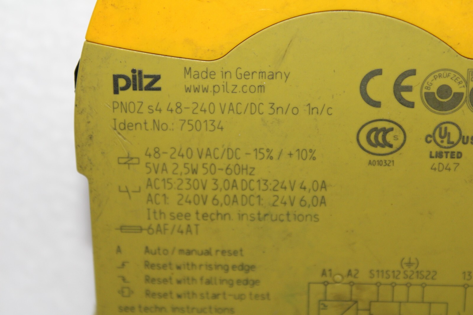 PILZ PNOZ s4 48-240 VAC/DC 3n/o 1n/c PNOZsigma Safety Relay Ident.No.: 750134