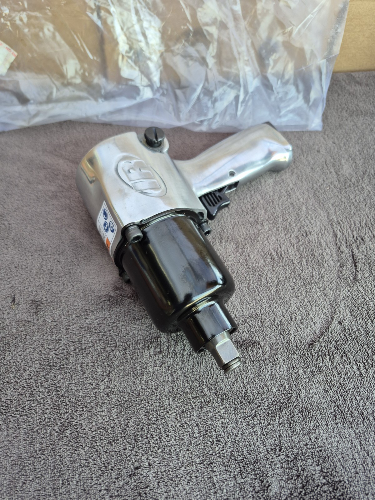 Ingersoll Rand #231C 1/2″ Super Duty Air Impact Wrench 600 ft-lb Torque