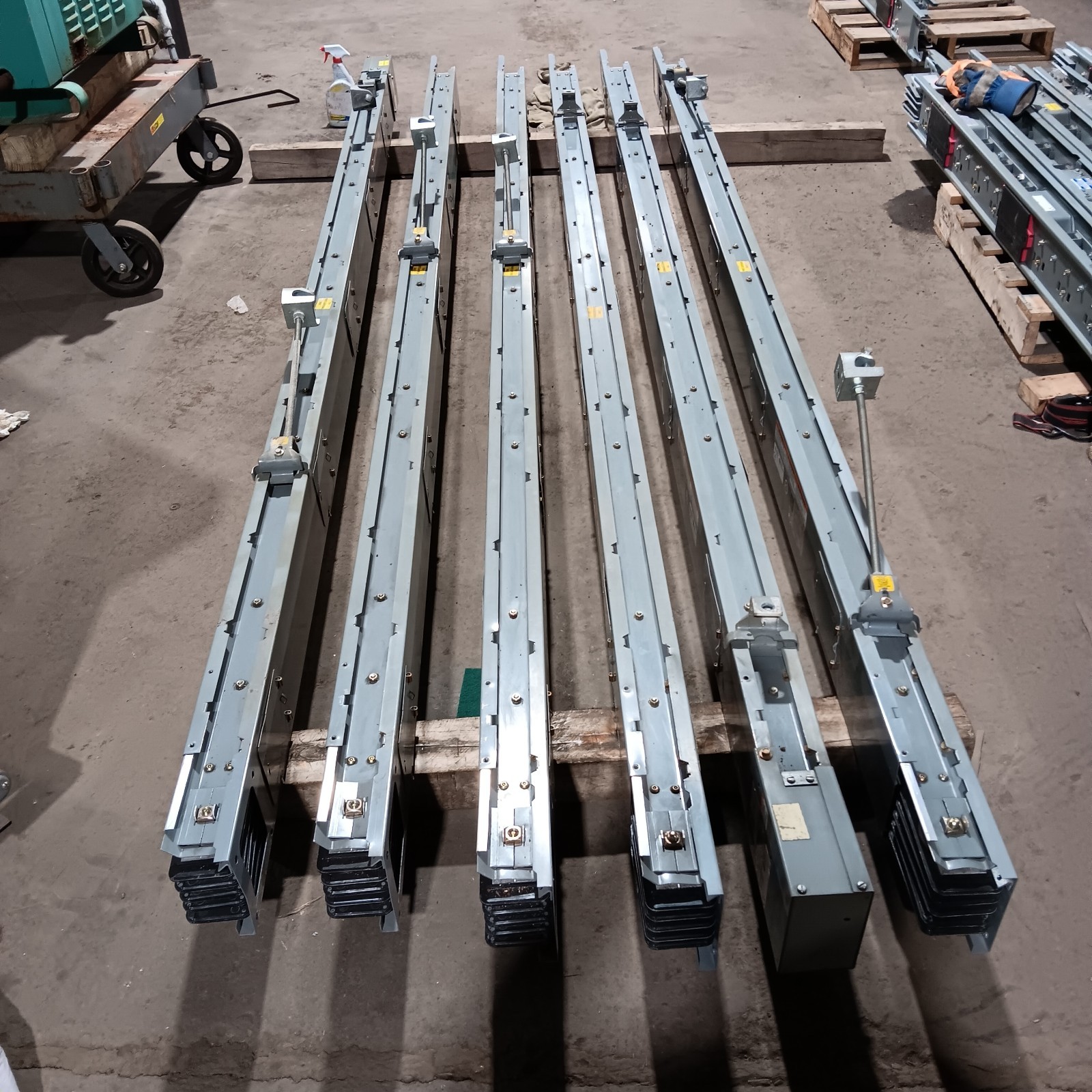 6-Square D I-Line 400Amp Busway sections AP504G10 3PH 4W 600VAC Max