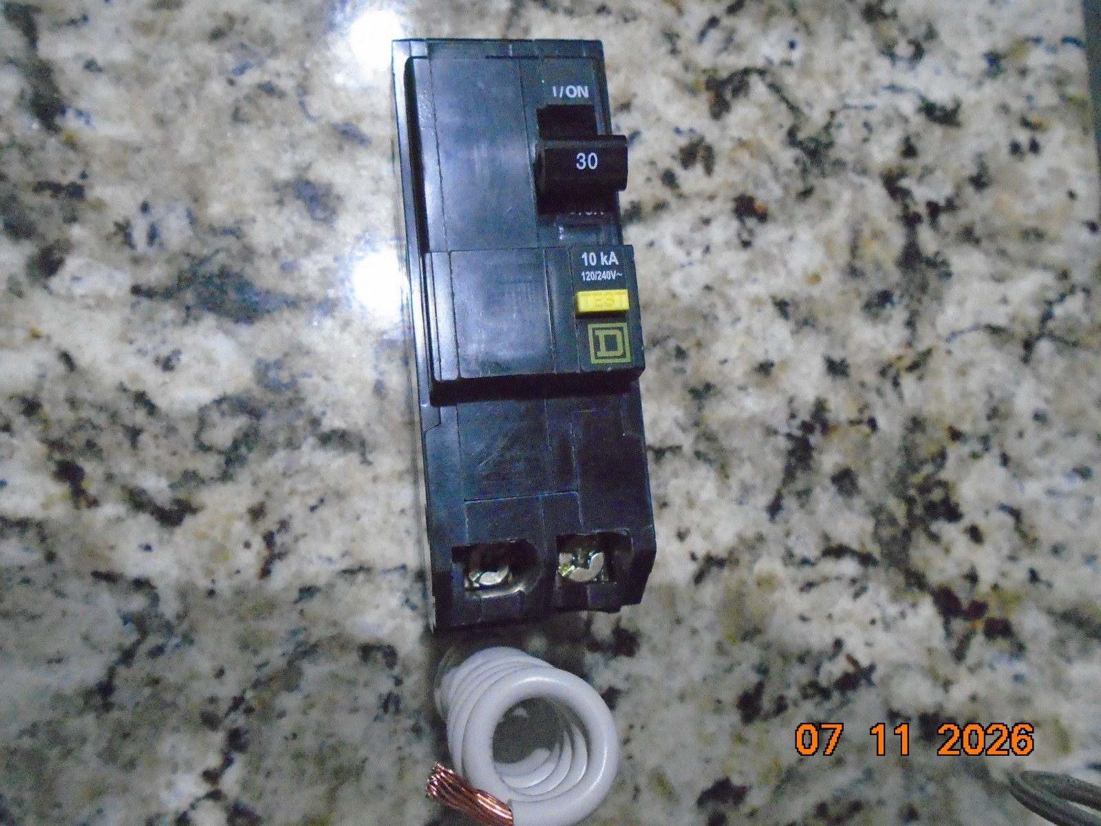 SQUARE D QO230GFI DOUBLE POLE 30 AMP GROUND FAULT CIRCUIT BREAKER
