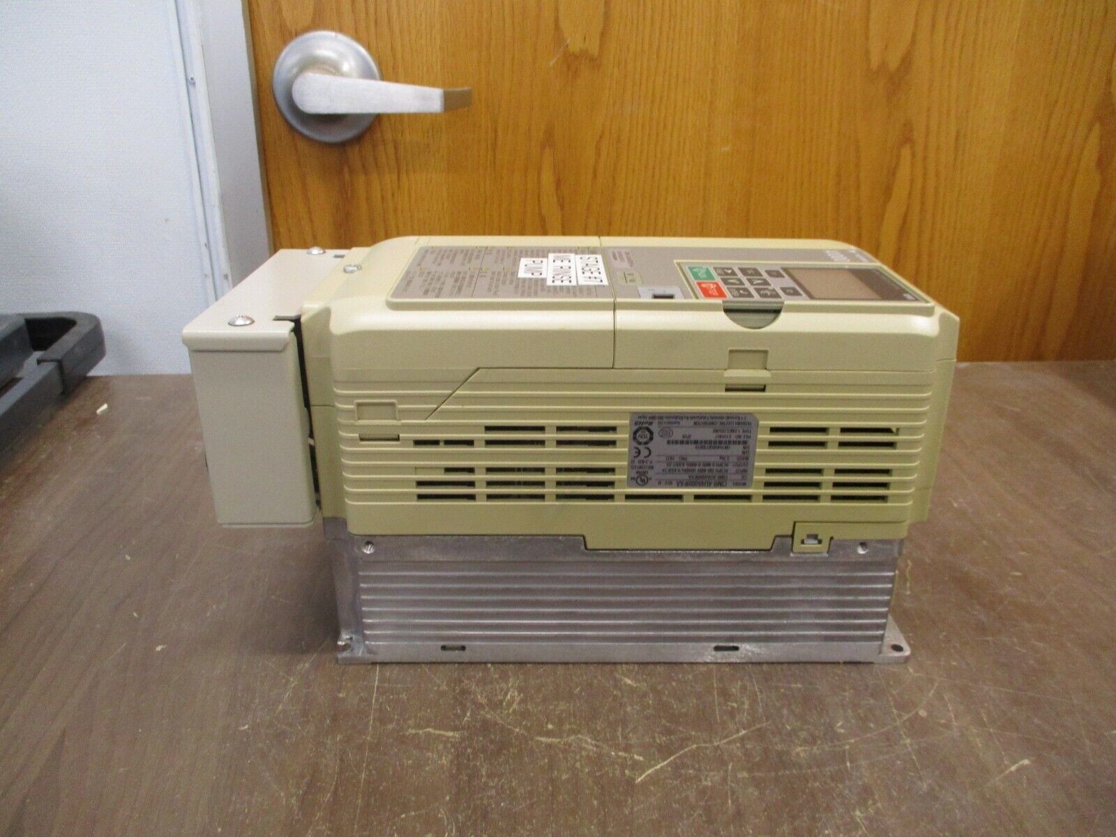 Yaskawa A1000 AC Drive CIMR-AU4A0009FAA Rev. D 5HP 3Ph w/ Keypad Used