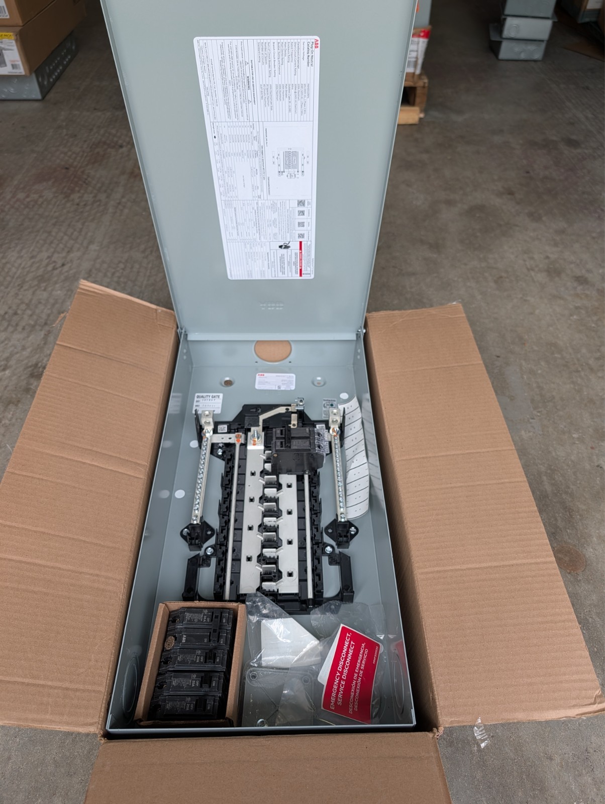 ABB 100 Amp 20/40 Main Breaker Outdoor Plug On Neutral Load Center Value Pack
