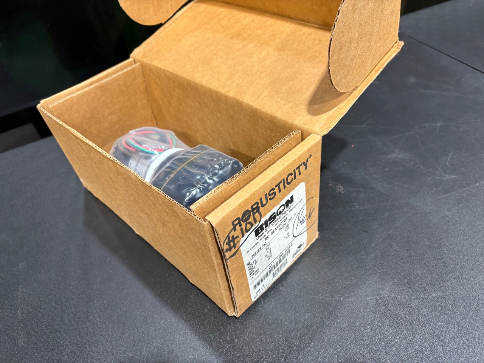 Bison 1/40HP 4.5 RPM 100lbs Torque DC Gearmotor 011-190-0362 – SURPLUS